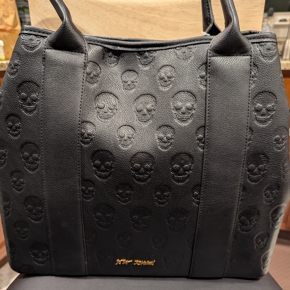 Betsey Johnson " XOSTUDDY" Black Skull Embossed Tote Bag With Metal Studs - Picture 3 of 8